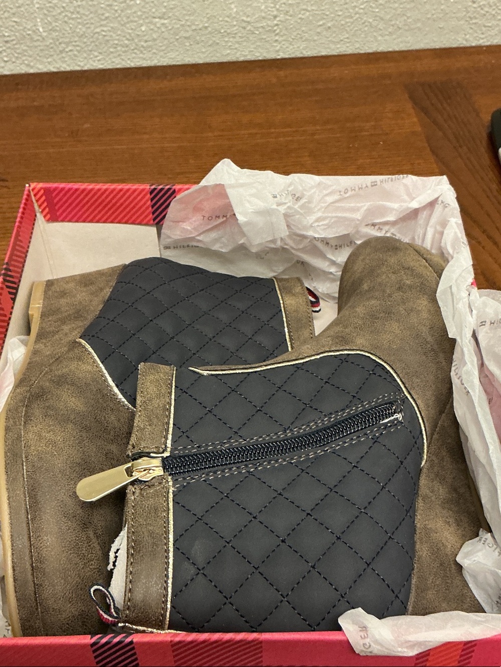 Tommy Hilfiger Brown Suede Chelsea Ankle Boots ,Black Quilted Sz 5, NWT Box,3215